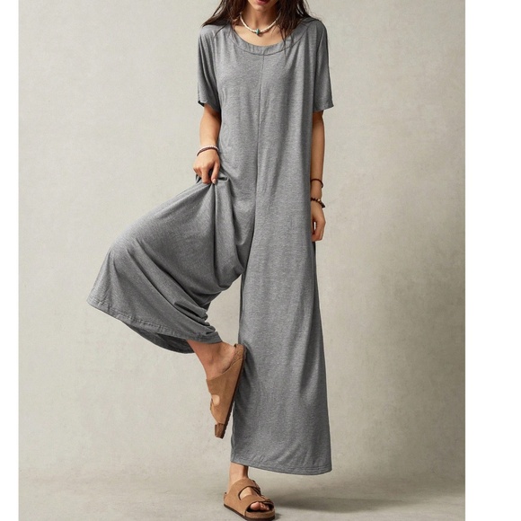 Solid Round neck Short Sleeve Wide Leg Jumpsuit - Picture 6 of 7